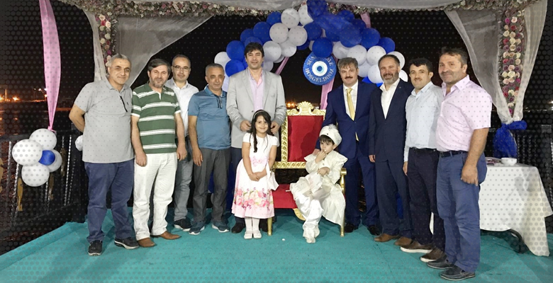 USLU VE ALPER İSTANBUL 8 NOLU ŞUBE BAŞKANIMIZ İBRAHİM HAKKI AYSAN’IN MUTLULUĞUNA ORTAK OLDU