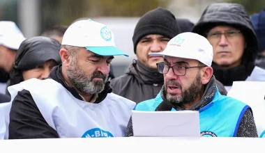 Bem-Bir-Sen’den İBB Önünde İkramiye Eylemi