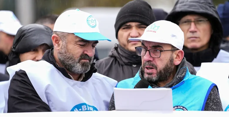 Bem-Bir-Sen’den İBB Önünde İkramiye Eylemi